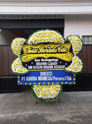 Papan Bunga Duka di Rungan Barat