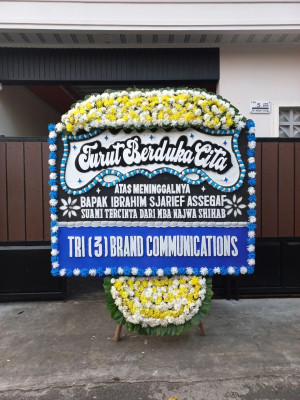 Papan Bunga Duka di Rungan Barat